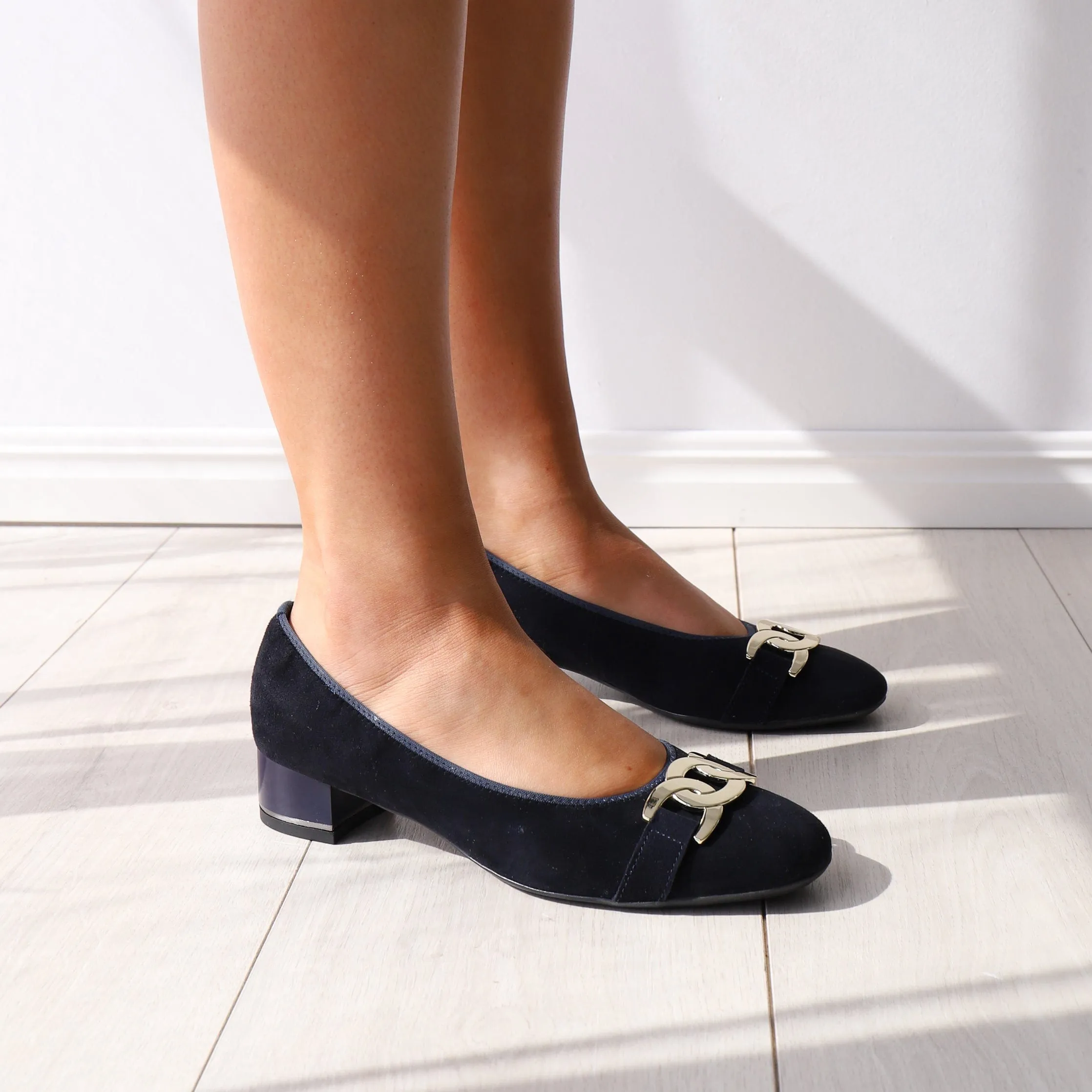 11806 Navy Suede