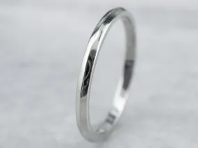 18K White Gold Knife Edge Band