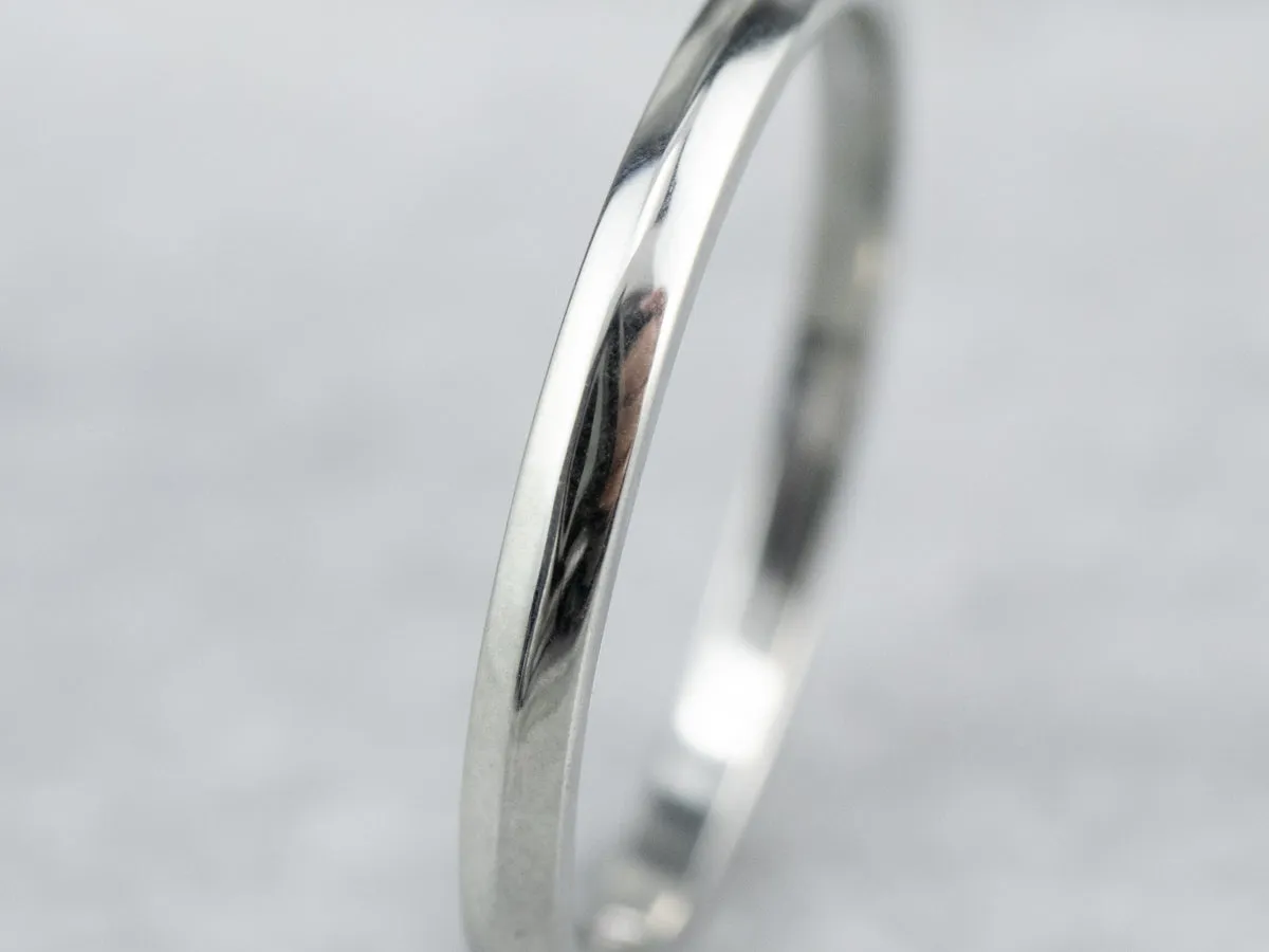 18K White Gold Knife Edge Band