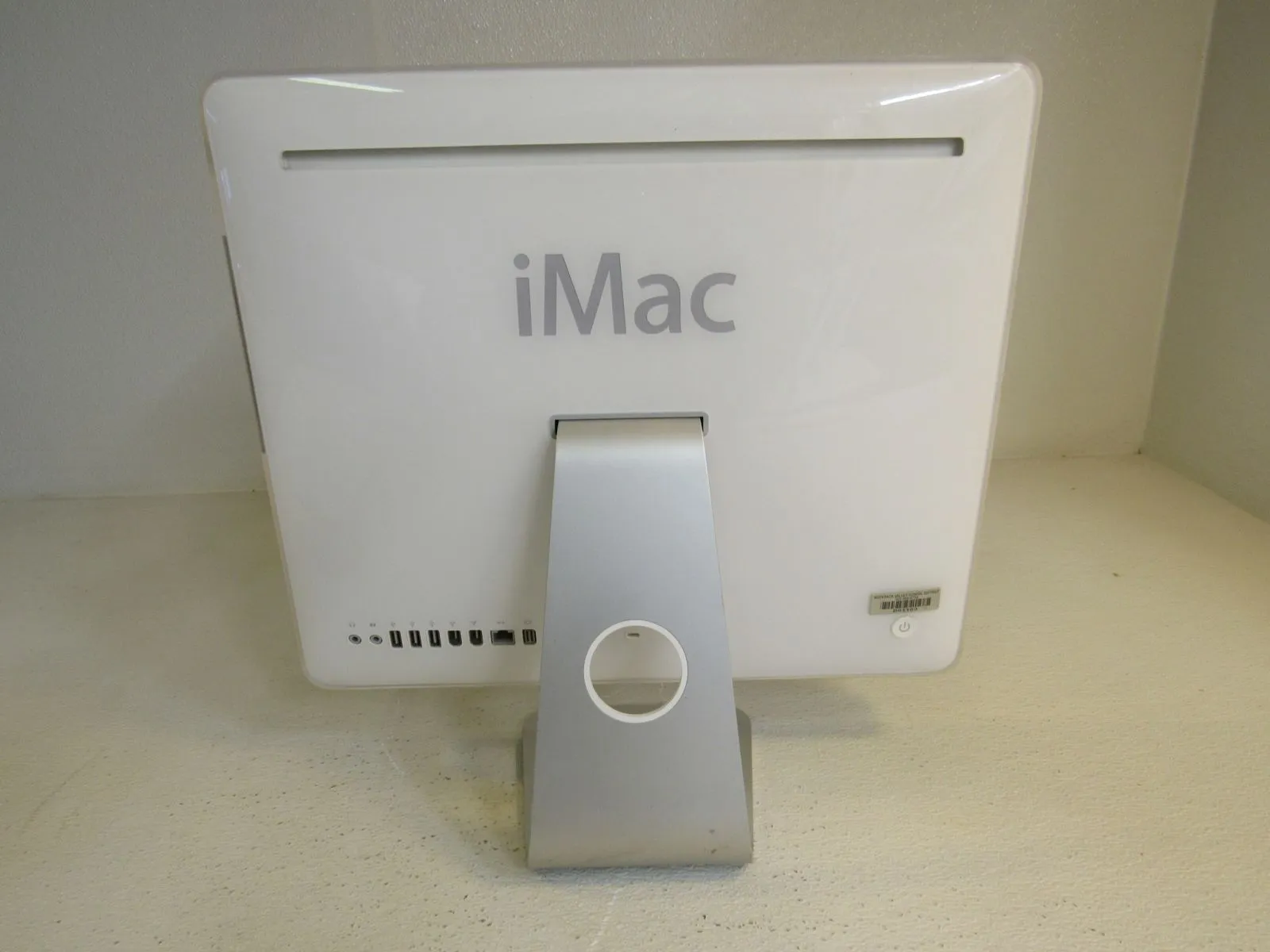 Apple iMac 17 in All In One Computer Bare Unit B White/Gray 1GB RAM A1195 -- Used