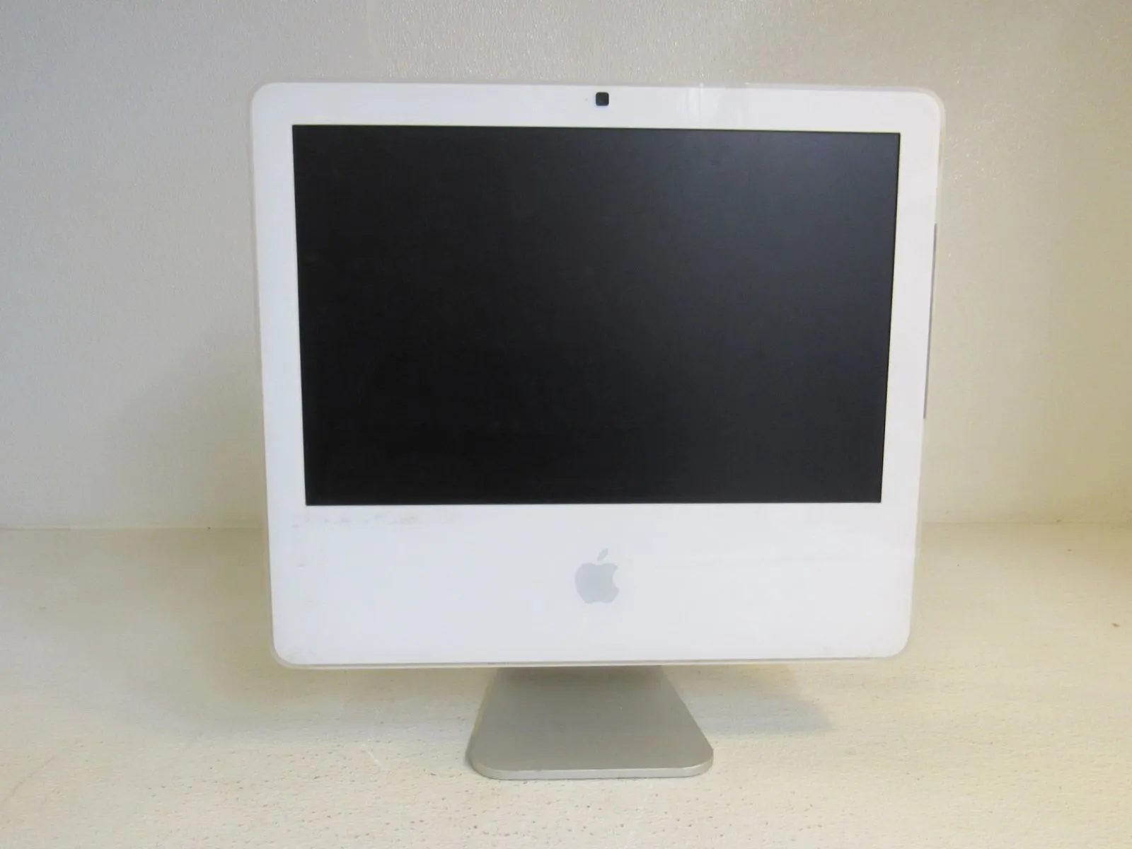 Apple iMac 17 in All In One Computer Bare Unit B White/Gray 1GB RAM A1195 -- Used