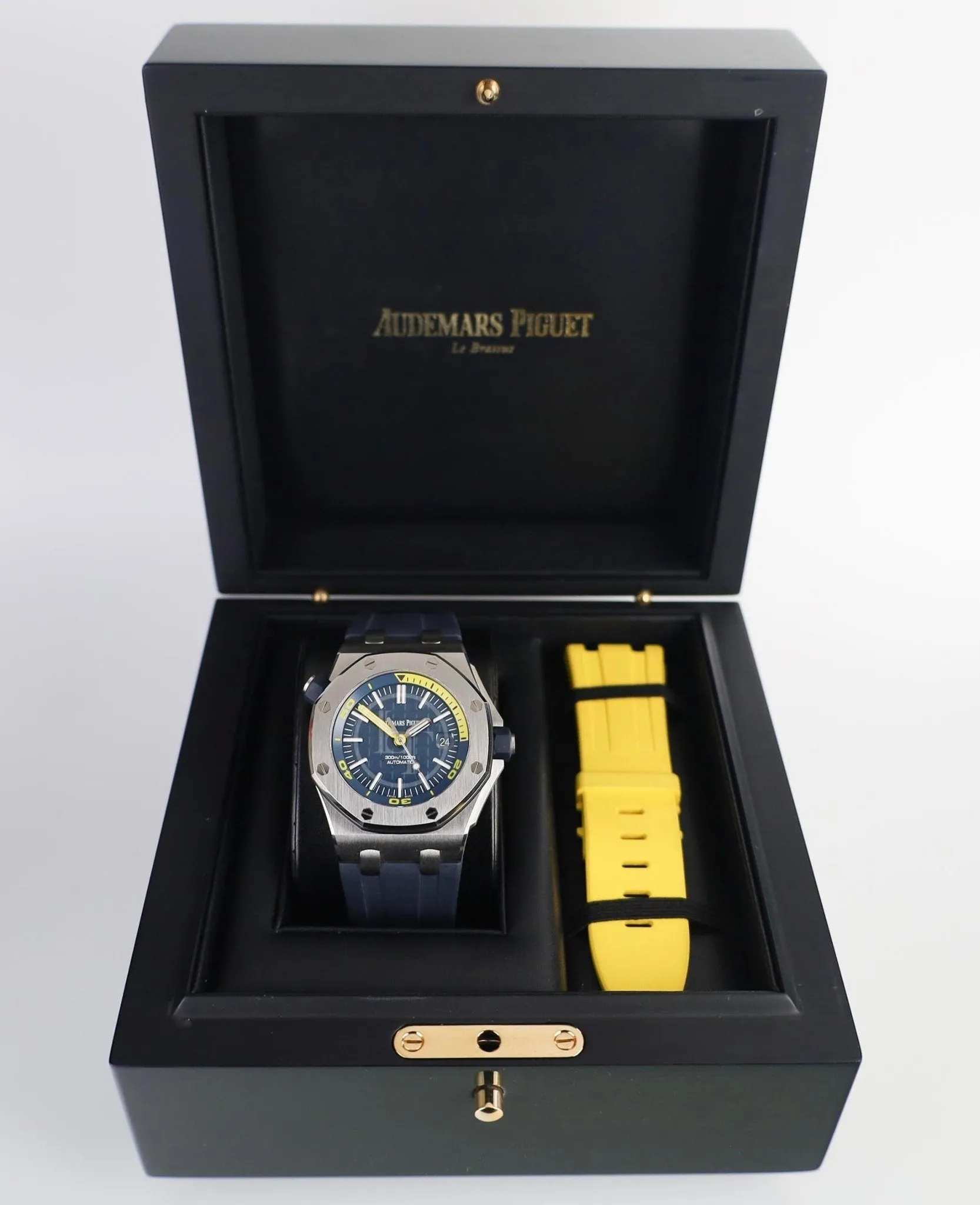 Audemars Piguet Royal Oak Offshore Diver Watch-Blue Dial 42mm-15710ST.OO.A027CA.01