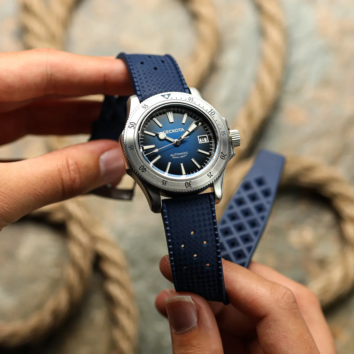 Classic Tropical Style FKM Rubber Watch Strap - Deep Sea Blue