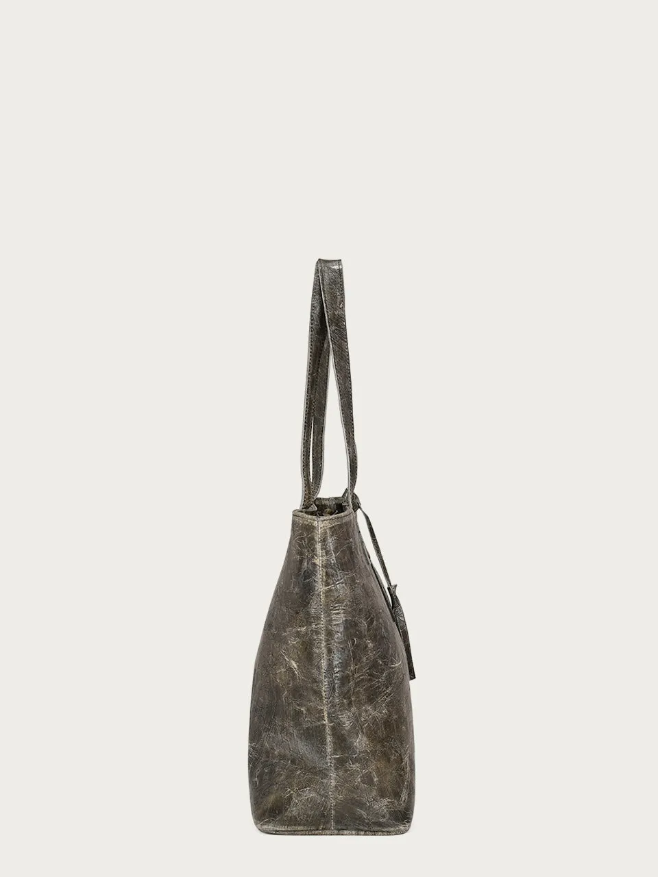 D1288 - DISTRESSED PURSE WITH SMALL TASSEL